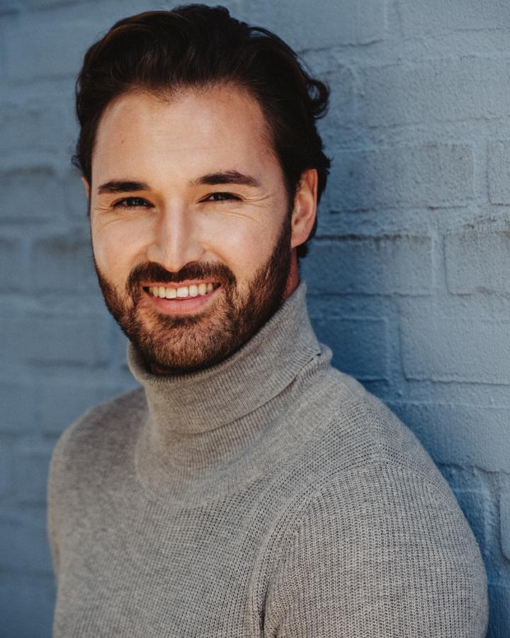 Timo J. ist ein männliches Beauty Model mit braunen Augen und braunen Haaren aus Stuttgart