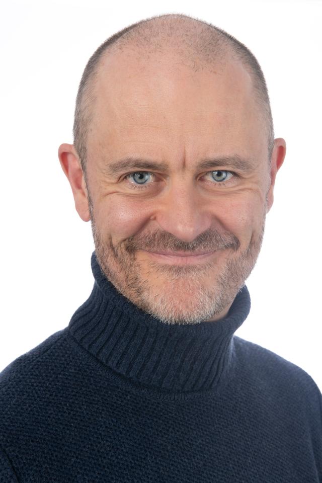 Jonathan S. ist ein männliches Actors Model mit blau-grünen Augen und  hellbraun en Haaren aus Stuttgart