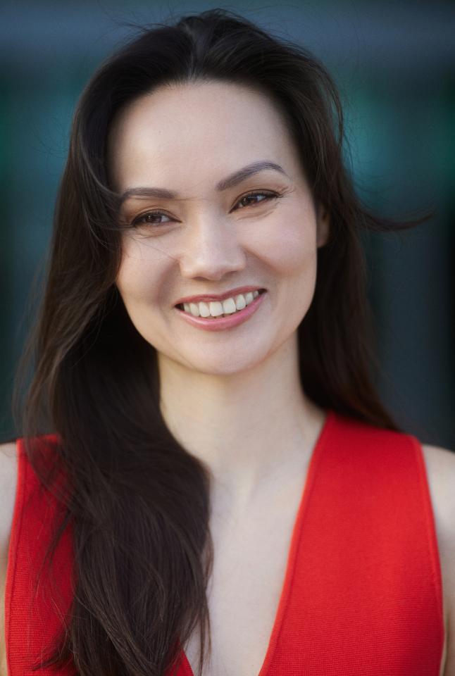 Asel L. ist ein weibliches Fashion Model mit braunen Augen und braunen Haaren aus Berlin
