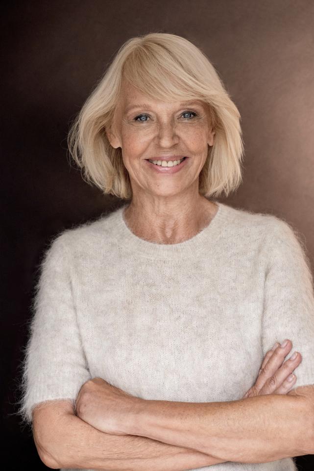 Claudia D. ist ein weibliches Fashion Model mit blauen Augen und blonden Haaren aus Stuttgart