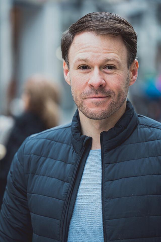 Stefan M. ist ein männliches Actors Model mit braunen Augen und braunen Haaren aus Stuttgart