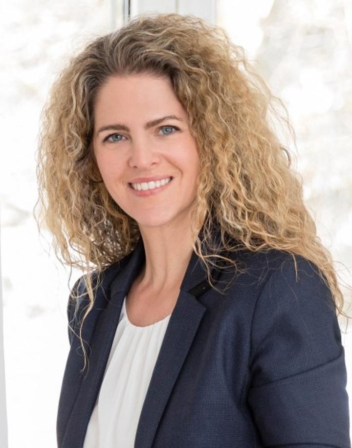 Weibliches Model aus unserer Mainboard Kategorie