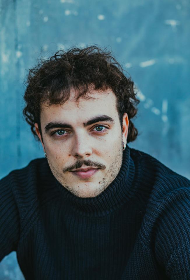 Tim K. ist ein männliches Actors Model mit grün-blauen Augen und dunkelbraunen Haaren aus Mannheim