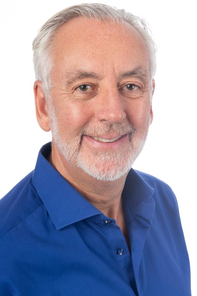 Thomas J. ist ein männliches People Model mit braunen Augen und grauen Haaren aus Stuttgart