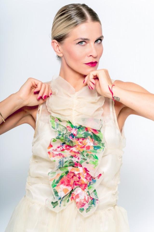 Alla-Anzhelika T. ist ein weibliches People Model mit grün-blauen Augen und blonden Haaren aus Stuttgart