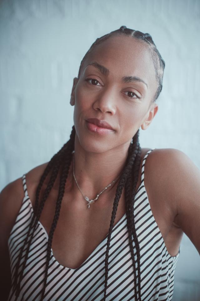 5. Bild von Julie- Denise J. aus seiner Sedcard