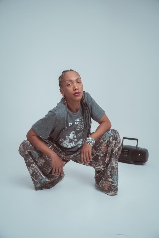 12. Bild von Julie- Denise J. aus seiner Sedcard