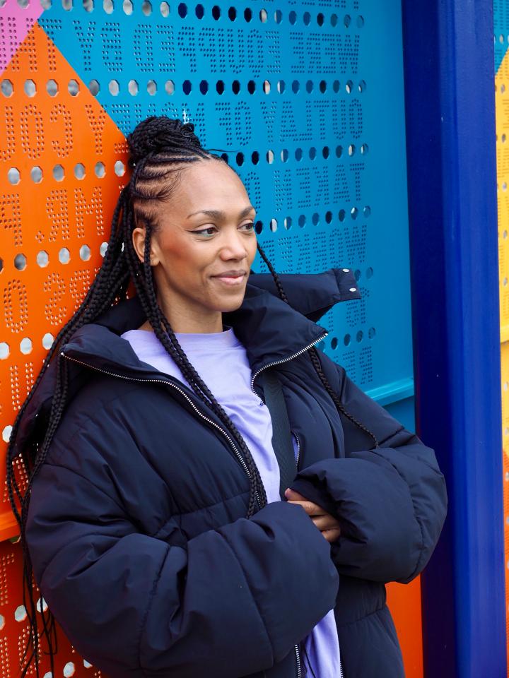 5. Bild von Julie- Denise J. aus seiner Sedcard