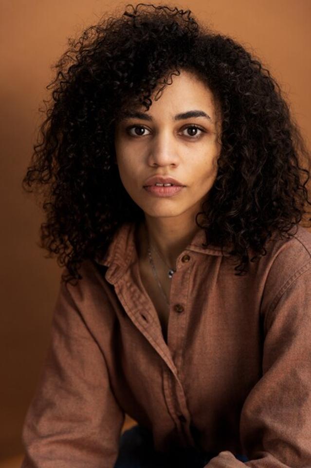 Samantha F. ist ein weibliches Models Model mit braunen Augen und braunen Haaren aus Stuttgart
