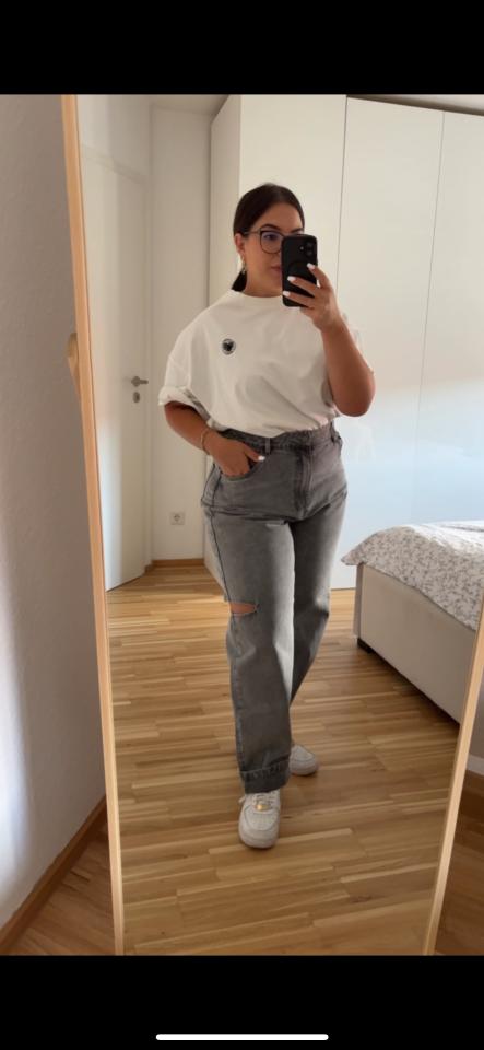 3. Bild von Caterina C. aus seiner Sedcard