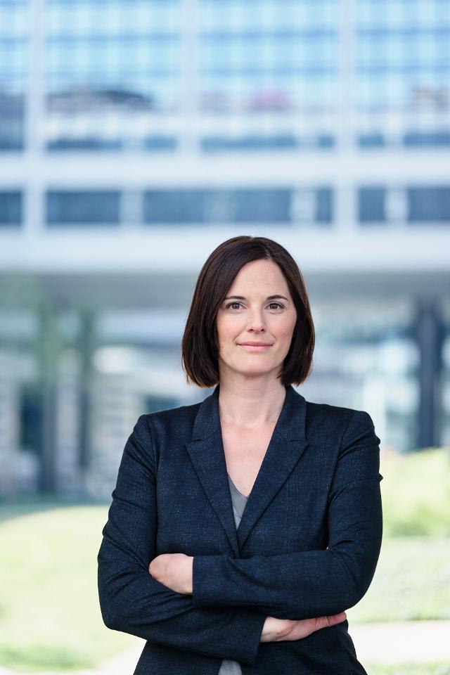 10. Bild von Constance C. aus seiner Sedcard