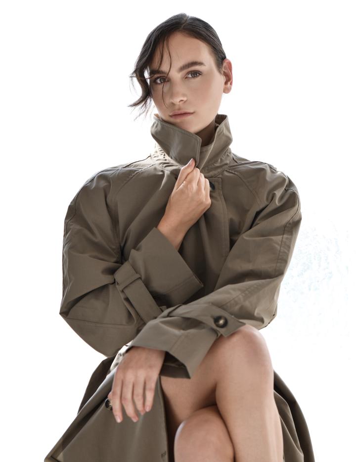 4. Bild von Emely E. aus seiner Sedcard