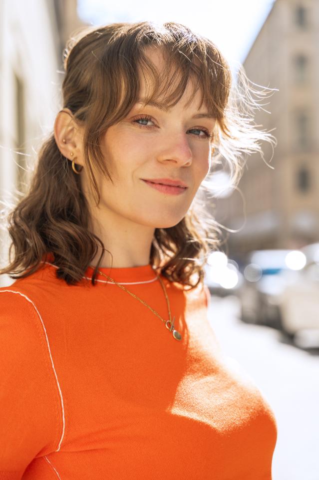 2. Bild von Lisa L. aus seiner Sedcard