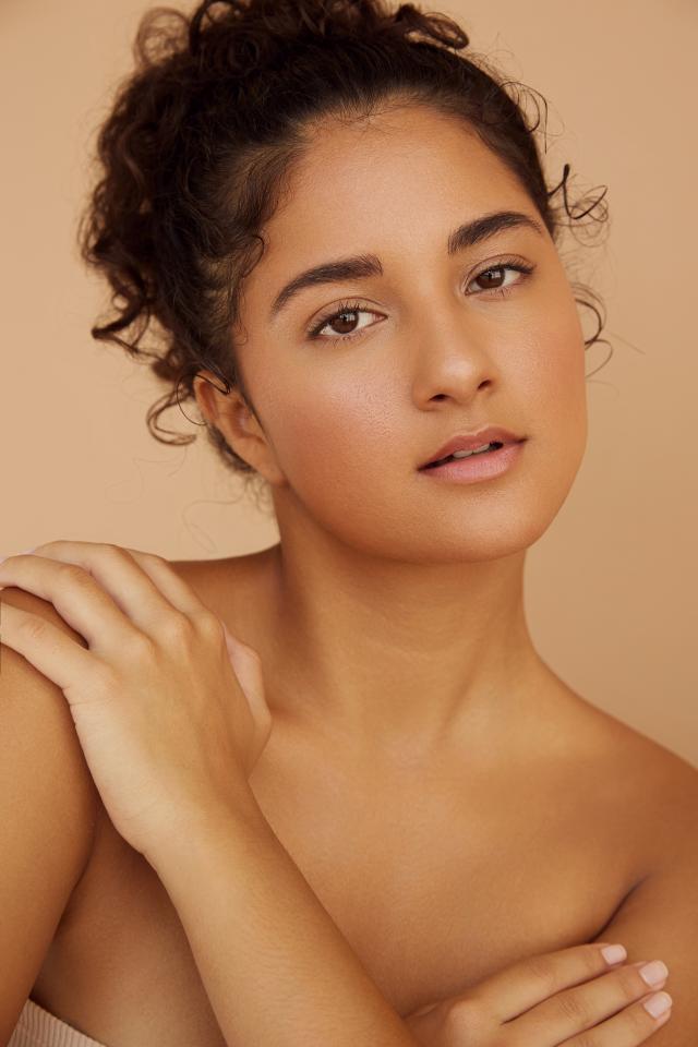 Elisha M. ist ein weibliches People Model mit braunen Augen und dunkelbraunen Haaren aus Stuttgart