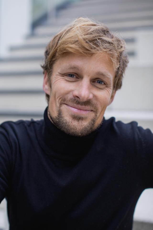 Andreas M. ist ein männliches Fashion Model mit blauen Augen und blonden Haaren aus München