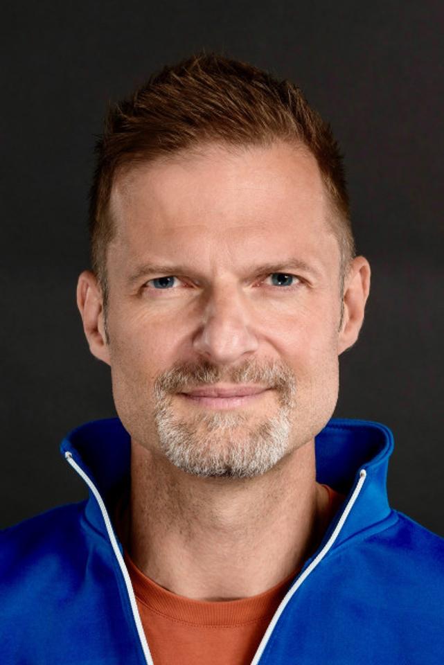 Benjamin H. ist ein männliches Actors Model mit blauen Augen und dunkelblonden Haaren aus Stuttgart