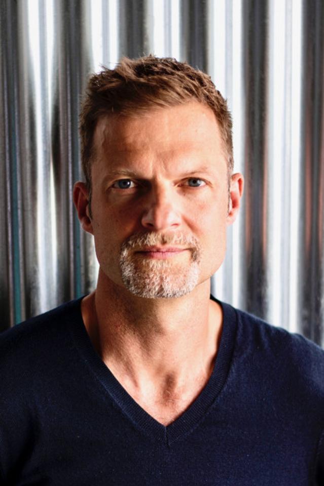 6. Bild von Benjamin B. aus seiner Sedcard