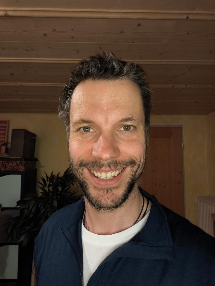 Benjamin M. ist ein männliches Actors Model mit braunen Augen und braunen Haaren aus München