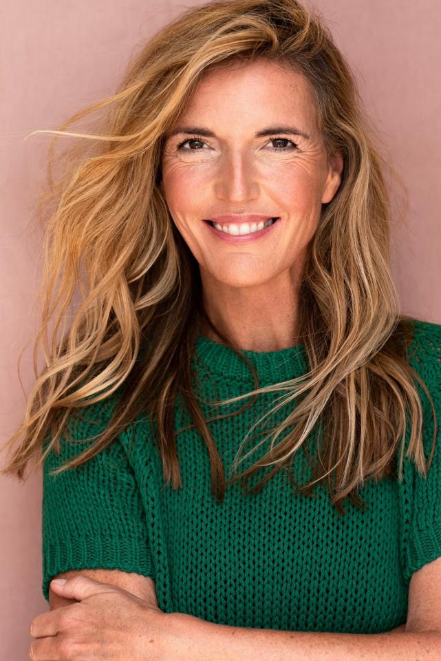 Silvia K. ist ein weibliches Fashion Model mit braun-grünen Augen und dunkelblonden Haaren aus Köln